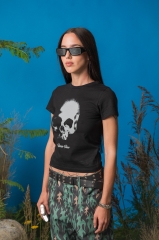 Baby Tee Calavera Negra